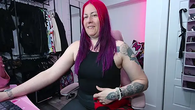 Snapshot of gennyrock chatting on April 30, 4:13 pm gennyrock online show from April 30, 4:13 pm