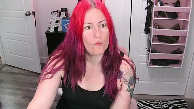 Snapshot of gennyrock chatting on June 8, 1:22 pm gennyrock online show from June 8, 1:22 pm