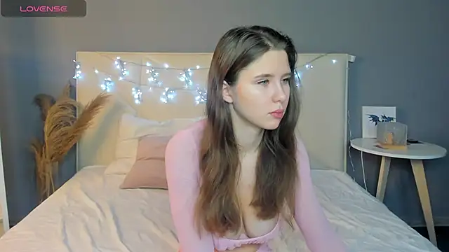 Snapshot of Ameliia_castro chatting on December 13, 3:05 am Ameliia castro online show from December 13, 3:05 am