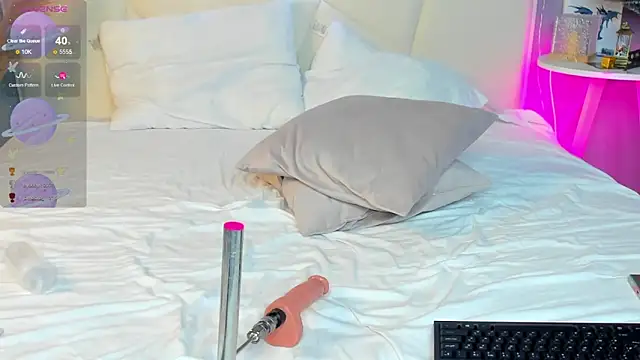 Snapshot of Ameliia_castro chatting on December 19, 6:12 am Ameliia castro online show from December 19, 6:12 am