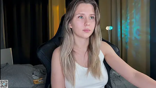 Snapshot of Ameliia_castro chatting on October 8, 1:53 pm Ameliia castro online show from October 8, 1:53 pm