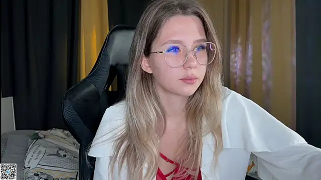 Snapshot of Ameliia_castro chatting on October 12, 1:37 am Ameliia castro online show from October 12, 1:37 am