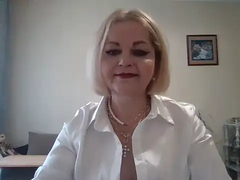 Snapshot of SofiyaPetrova chatting on November 2, 1:35 pm SofiyaPetrova online show from November 2, 1:35 pm