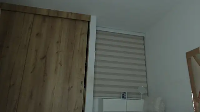 dollface17 online show from March 8, 1:50 am