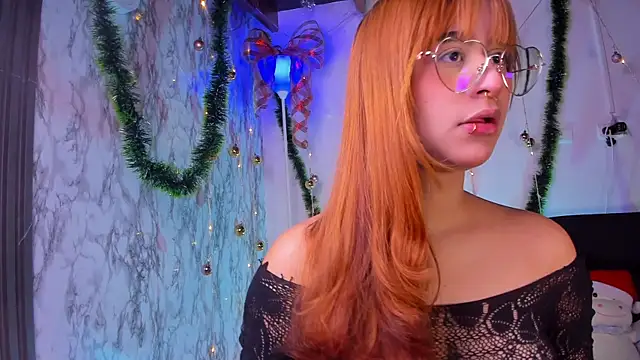 chloe blue online show from December 15, 11:25 am