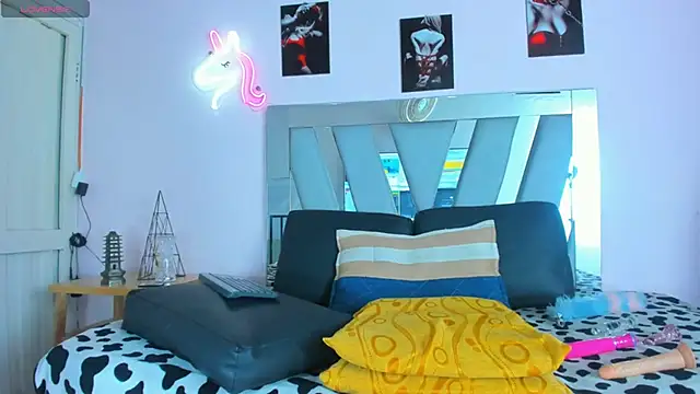 hailyehot online show from December 27, 6:24 am