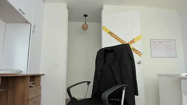 Snapshot of susana_monroy chatting on December 18, 12:44 pm susana monroy online show from December 18, 12:44 pm