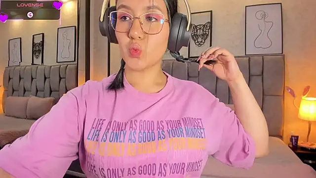 sweet--emily online show from December 7, 6:26 pm