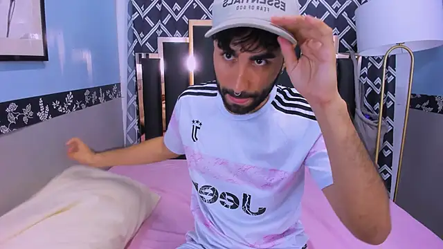 MilanZaire online show from October 22, 12:44 am