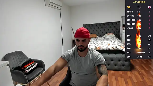 Snapshot of supermanboy94 chatting on September 29, 6:29 am supermanboy94 online show from September 29, 6:29 am