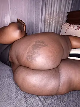 Snapshot of African_Bigass chatting on July 28, 11:28 am African Bigass online show from July 28, 11:28 am