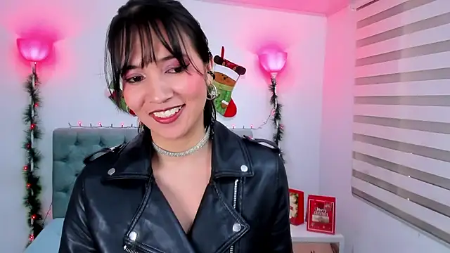 lina bedoya  online show from December 12, 2:44 pm