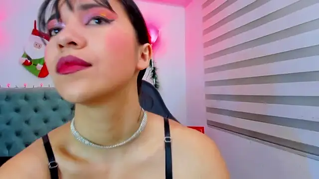lina bedoya  online show from December 17, 11:49 am