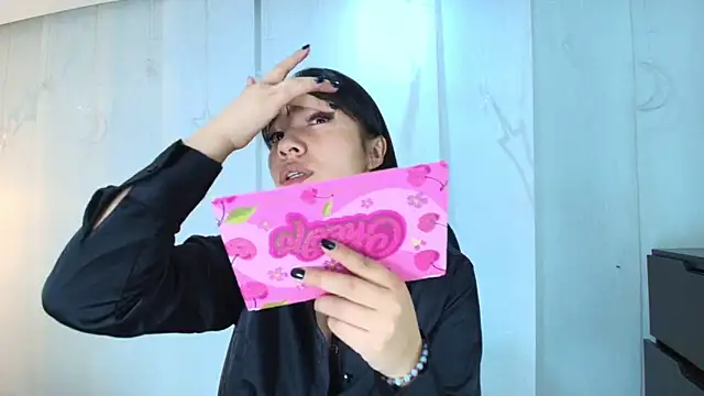 lina bedoya  online show from December 15, 11:47 am