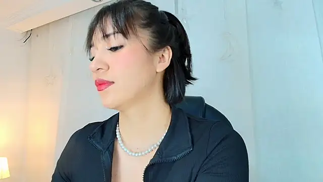 lina bedoya  online show from June 5, 11:38 am
