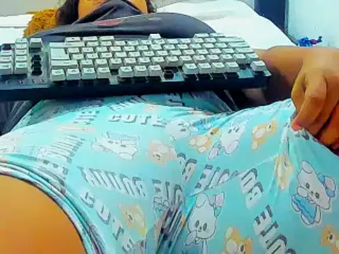 Snapshot of Kika_teem chatting on June 13, 1:36 am Kika teem online show from June 13, 1:36 am