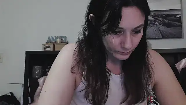 CrystalLakeXO online show from February 8, 8:52 am