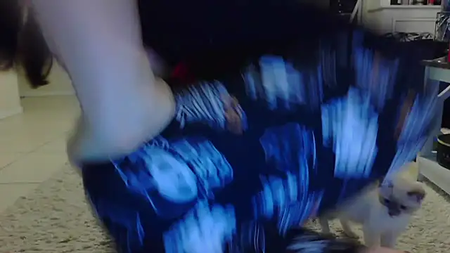 CrystalLakeXO online show from October 18, 7:09 am