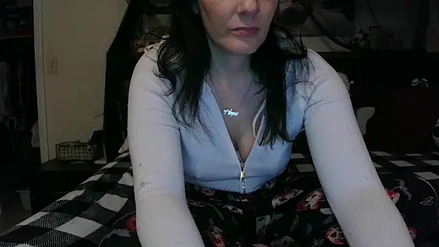 CrystalLakeXO online show from January 18, 4:49 am