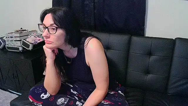 CrystalLakeXO online show from March 4, 9:04 am