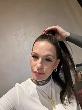 AileenInkOfficial online show from January 22, 6:10 pm