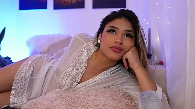 SaraParisi online show from December 13, 2:32 am