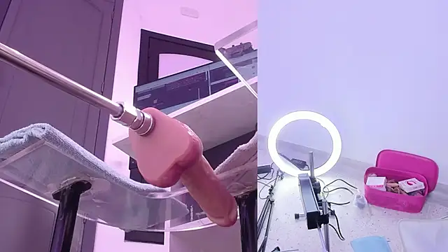 Snapshot of Ahytanna chatting on November 4, 6:23 am Ahytanna online show from November 4, 6:23 am