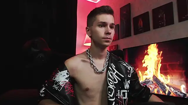 Joseph  Quinn online show from September 16, 8:15 am