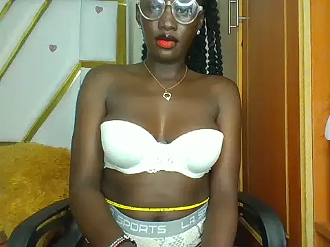 cutesmiling online show from February 1, 6:19 pm