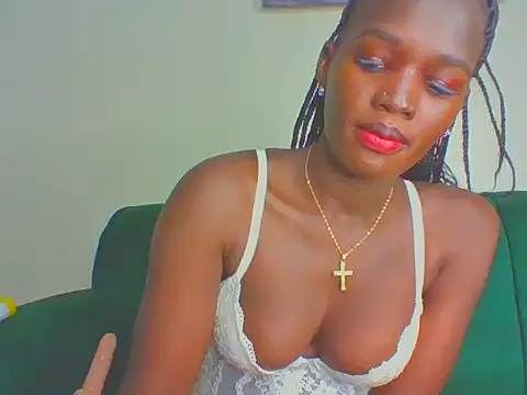 Snapshot of cutesmiling chatting on April 17, 4:48 am cutesmiling online show from April 17, 4:48 am