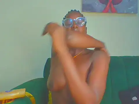 cutesmiling online show from July 5, 9:55 pm
