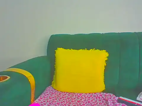 cutesmiling online show from July 31, 1:43 pm
