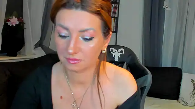 SweetAriana26 online show from December 17, 1:39 pm