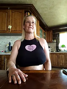 Snapshot of Lotus-blume1 chatting on April 7, 9:54 am Lotus-blume1 online show from April 7, 9:54 am