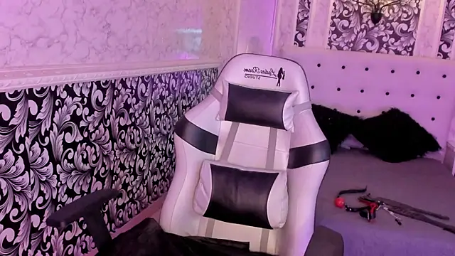 Foxy Slave online show from January 19, 1:01 pm