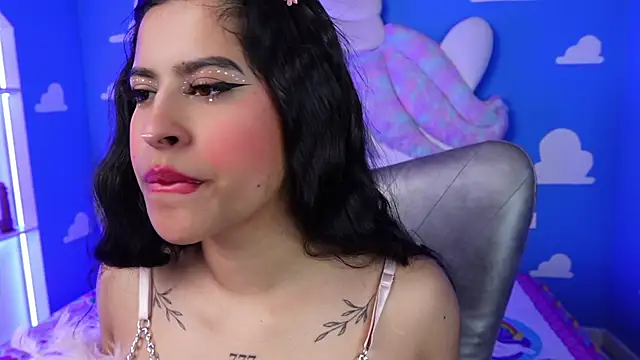 miss romyna online show from December 18, 11:02 am