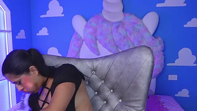 Snapshot of miss_romyna chatting on October 1, 11:05 am miss romyna online show from October 1, 11:05 am