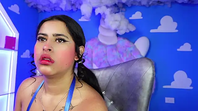miss romyna online show from May 8, 11:04 am