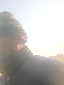 Snapshot of lovesuna chatting on February 14, 4:37 am lovesuna online show from February 14, 4:37 am