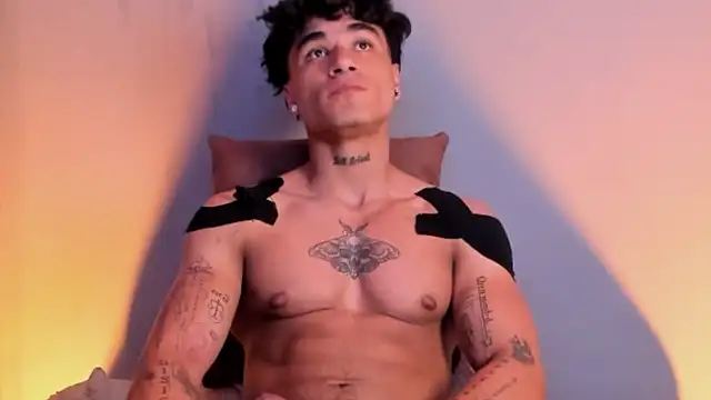 Thomas Fit1 online show from December 28, 2:01 am