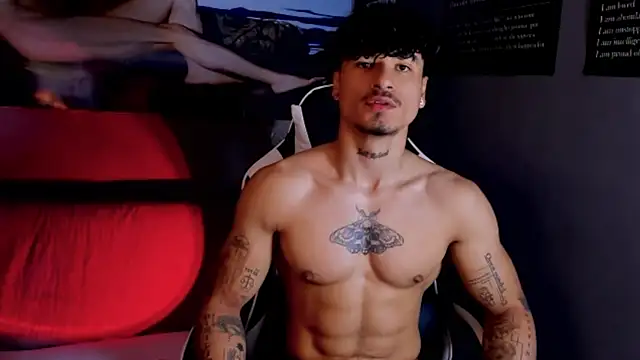 Snapshot of Thomas_Fit1 chatting on April 23, 6:54 pm Thomas Fit1 online show from April 23, 6:54 pm