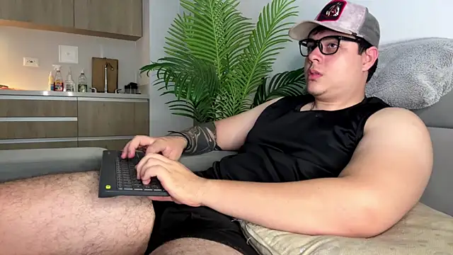 Snapshot of odin_blake chatting on July 3, 2:23 pm odin blake online show from July 3, 2:23 pm