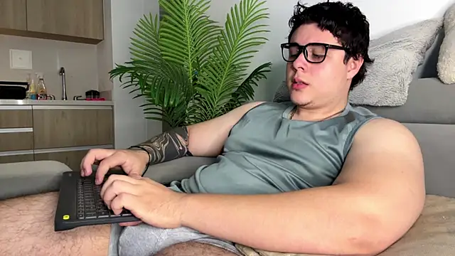 Snapshot of odin_blake chatting on July 17, 5:18 pm odin blake online show from July 17, 5:18 pm