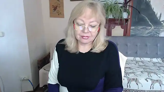 EvelynLoveShy online show from February 4, 11:38 am