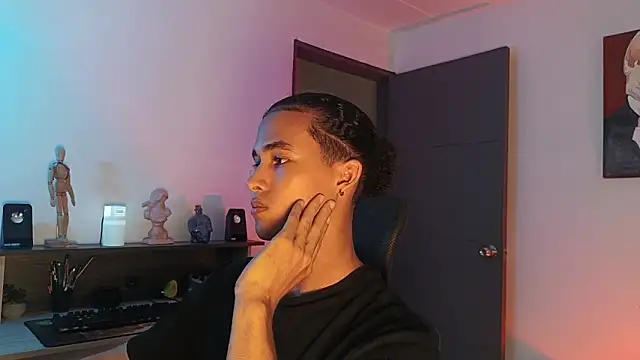 Snapshot of alejo_x3 chatting on September 26, 10:25 pm alejo x3 online show from September 26, 10:25 pm