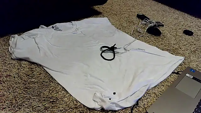 femgui69 online show from December 3, 9:46 pm