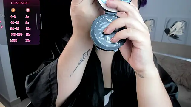 AilynRed online show from October 4, 8:51 pm