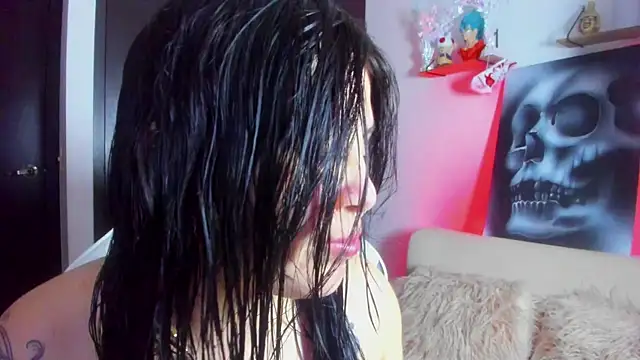 Snapshot of AilynRed chatting on July 7, 3:20 am AilynRed online show from July 7, 3:20 am