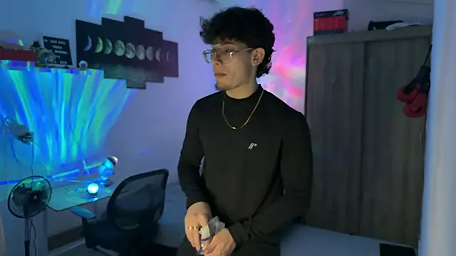 Kisan Smith online show from October 21, 3:29 am