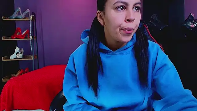 Juliet Nasty online show from December 5, 12:00 pm